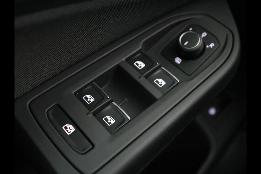 Volkswagen Golf 1.4 eHybrid GTE | Camera | Adaptive cruise | Carplay | Navigatie | Sportstoelen | Full LED | Sfeerverlichting | PHEV Volkswagen Golf 1.4 eHybrid GTE | Camera | Adaptive cruise | Carplay | Navigatie | Sportstoelen | Full LED | Sfeerverlichting | PHEV