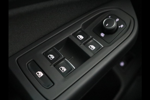 Volkswagen Golf 1.4 eHybrid GTE | Camera | Adaptive cruise | Carplay | Navigatie | Sportstoelen | Full LED | Sfeerverlichting | PHEV Volkswagen Golf 1.4 eHybrid GTE | Camera | Adaptive cruise | Carplay | Navigatie | Sportstoelen | Full LED | Sfeerverlichting | PHEV