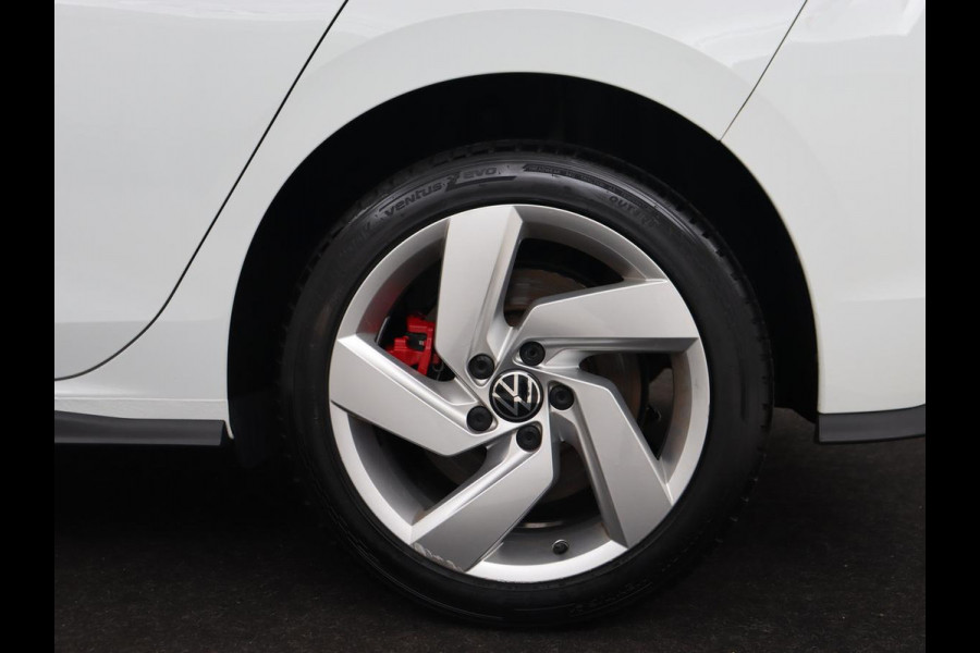 Volkswagen Golf 1.4 eHybrid GTE | Camera | Adaptive cruise | Carplay | Navigatie | Sportstoelen | Full LED | Sfeerverlichting | PHEV Volkswagen Golf 1.4 eHybrid GTE | Camera | Adaptive cruise | Carplay | Navigatie | Sportstoelen | Full LED | Sfeerverlichting | PHEV
