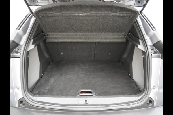 Peugeot e-2008 EV GT Line 50kWh Pano-dak SOH 95% Apple Carplay Android PDC-a+v 360°Camera Navi Ecc Cruise Control Pdc Lmv DAB Privacy Glas Keyless Led Bluetooth € 45.000 nieuw! Peugeot e-2008 EV GT Line 50kWh Pano-dak SOH 95% Apple Carplay Android PDC-a+v 360°Camera Navi Ecc Cruise Control Pdc Lmv DAB Privacy Glas Keyless Led Bluetooth € 45.000 nieuw!