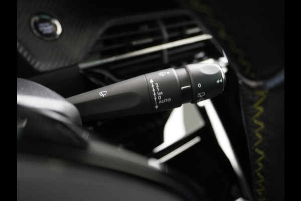 Peugeot e-2008 EV GT Line 50kWh Pano-dak SOH 95% Apple Carplay Android PDC-a+v 360°Camera Navi Ecc Cruise Control Pdc Lmv DAB Privacy Glas Keyless Led Bluetooth € 45.000 nieuw! Peugeot e-2008 EV GT Line 50kWh Pano-dak SOH 95% Apple Carplay Android PDC-a+v 360°Camera Navi Ecc Cruise Control Pdc Lmv DAB Privacy Glas Keyless Led Bluetooth € 45.000 nieuw!