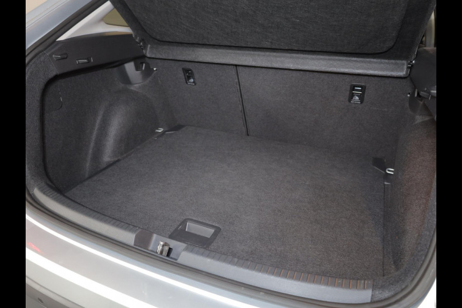 Volkswagen Taigo 1.0 TSI Life 95 pk | Verlengde garantie | Navigatie | Parkeersensoren | Achteruitrijcamera | Stoelverwarming | Keyless |