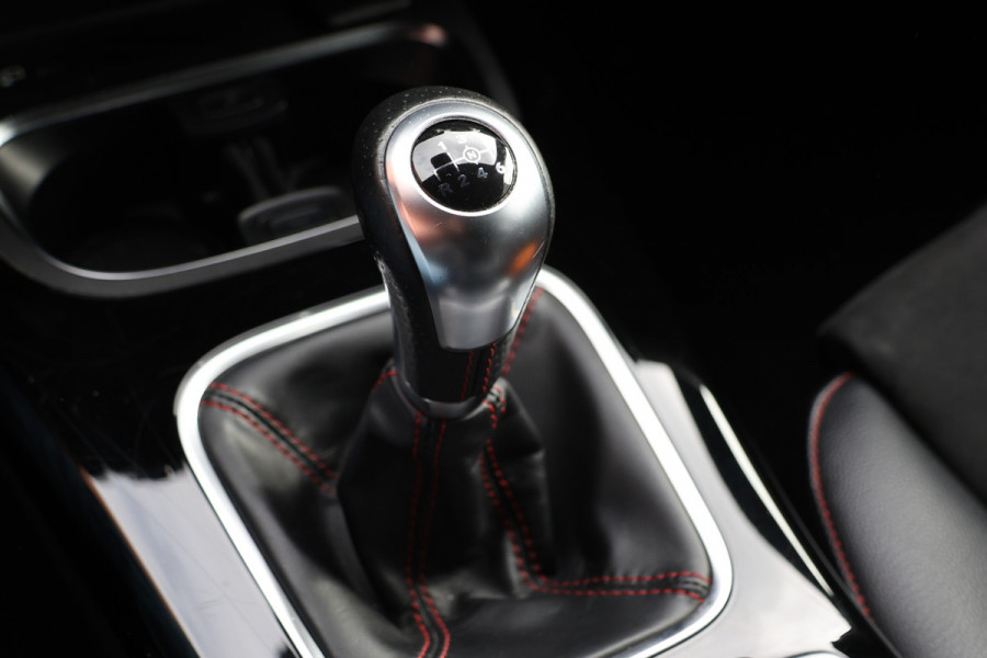 Mercedes-Benz A-Klasse A 180 d AMG pakket | Panorama dak | Burmester | Widescreen | Apple Carplay | Sfeerverlichting | Stoelverwarming | Alcantara | 360 PDC | Volledig onderhouden | Nieuwe Distributieriem