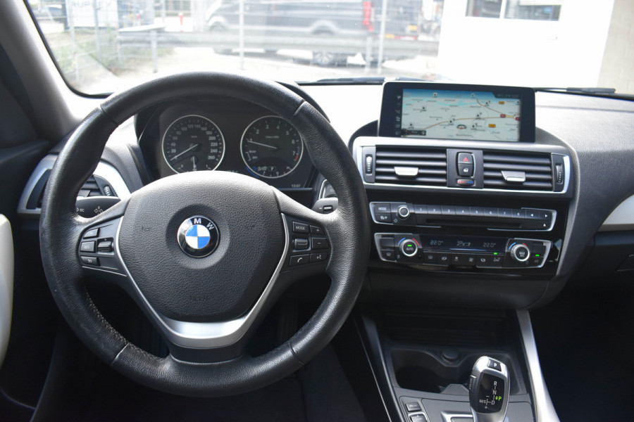 BMW 1-serie 118i Executive | Xenon | Navi. Prof | Aut. | NL AUTO | 17 inch
