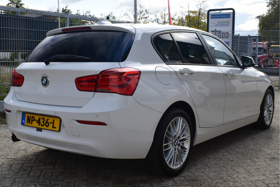 BMW 1-serie 118i Executive | Xenon | Navi. Prof | Aut. | NL AUTO | 17 inch