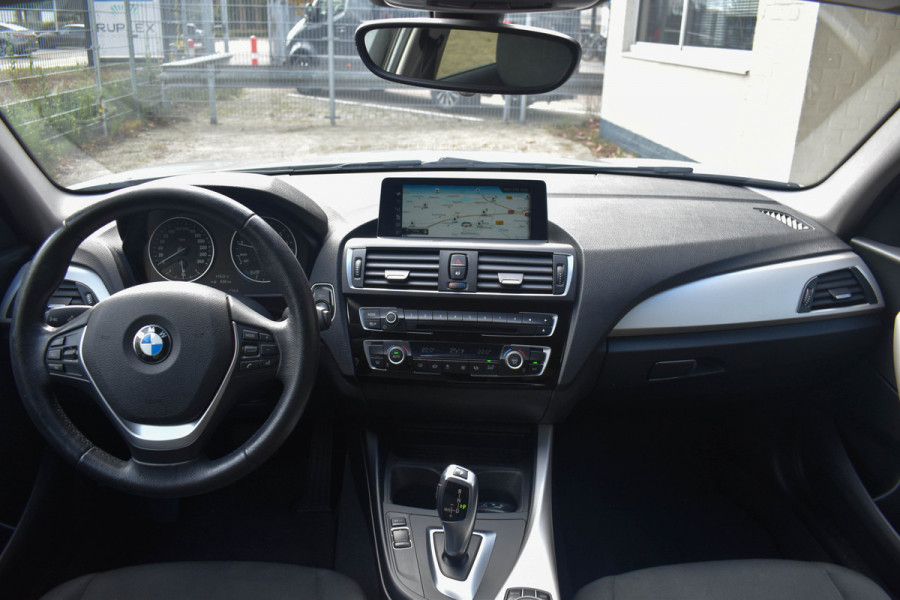 BMW 1-serie 118i Executive | Xenon | Navi. Prof | Aut. | NL AUTO | 17 inch