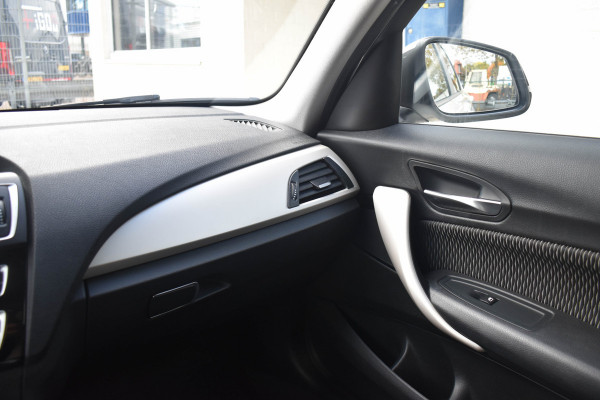 BMW 1-serie 118i Executive | Xenon | Navi. Prof | Aut. | NL AUTO | 17 inch