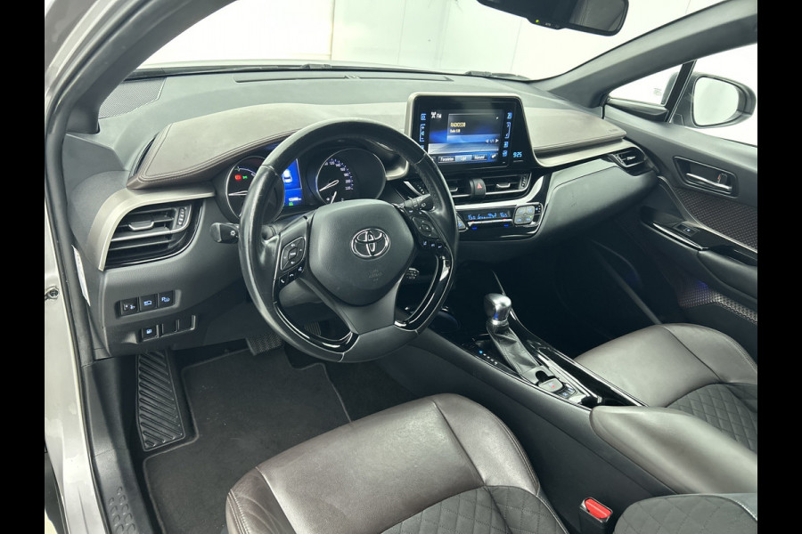Toyota C-HR 1.8 Hybrid Executive(NL-auto, Goed OndH, Navi, Camera, StoelV, PDC V+A, Parkeerhulp, Cruise Con, Clima Con, Etc) Toyota C-HR 1.8 Hybrid Executive(NL-auto, Goed OndH, Navi, Camera, StoelV, PDC V+A, Parkeerhulp, Cruise Con, Clima Con, Etc)
