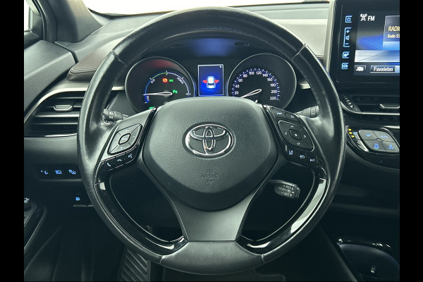 Toyota C-HR 1.8 Hybrid Executive(NL-auto, Goed OndH, Navi, Camera, StoelV, PDC V+A, Parkeerhulp, Cruise Con, Clima Con, Etc) Toyota C-HR 1.8 Hybrid Executive(NL-auto, Goed OndH, Navi, Camera, StoelV, PDC V+A, Parkeerhulp, Cruise Con, Clima Con, Etc)