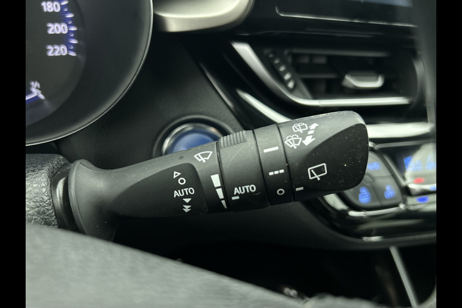 Toyota C-HR 1.8 Hybrid Executive(NL-auto, Goed OndH, Navi, Camera, StoelV, PDC V+A, Parkeerhulp, Cruise Con, Clima Con, Etc) Toyota C-HR 1.8 Hybrid Executive(NL-auto, Goed OndH, Navi, Camera, StoelV, PDC V+A, Parkeerhulp, Cruise Con, Clima Con, Etc)