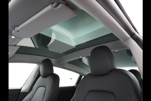 Tesla Model 3 RWD SR+ 60kWh 325PK SOH 88% Lmv  AutoPilot Leder PanoDak Adaptive-Cruise Lmv Camera's Elektr.-Stuur+Stoelen+Spiegels+Geheugen+Ea Navi LED Comfortstoelen ACC DAB Voorverwarmen interieur via App Keyless via Telefoonsleutel One-Pedal-Drive Origineel Nederlandse auto tot 11kw laden thuis! 1.584kg licht! accu garantie 160dkm/29-09-2028 Tesla Model 3 RWD SR+ 60kWh 325PK SOH 88% Lmv  AutoPilot Leder PanoDak Adaptive-Cruise Lmv Camera's Elektr.-Stuur+Stoelen+Spiegels+Geheugen+Ea Navi LED Comfortstoelen ACC DAB Voorverwarmen interieur via App Keyless via Telefoonsleutel One-Pedal-Drive Origineel Nederlandse auto tot 11kw laden thuis! 1.584kg licht! accu garantie 160dkm/29-09-2028