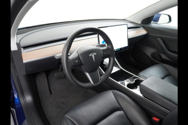 Tesla Model 3 RWD SR+ 60kWh 325PK SOH 88% Lmv  AutoPilot Leder PanoDak Adaptive-Cruise Lmv Camera's Elektr.-Stuur+Stoelen+Spiegels+Geheugen+Ea Navi LED Comfortstoelen ACC DAB Voorverwarmen interieur via App Keyless via Telefoonsleutel One-Pedal-Drive Origineel Nederlandse auto tot 11kw laden thuis! 1.584kg licht! accu garantie 160dkm/29-09-2028 Tesla Model 3 RWD SR+ 60kWh 325PK SOH 88% Lmv  AutoPilot Leder PanoDak Adaptive-Cruise Lmv Camera's Elektr.-Stuur+Stoelen+Spiegels+Geheugen+Ea Navi LED Comfortstoelen ACC DAB Voorverwarmen interieur via App Keyless via Telefoonsleutel One-Pedal-Drive Origineel Nederlandse auto tot 11kw laden thuis! 1.584kg licht! accu garantie 160dkm/29-09-2028