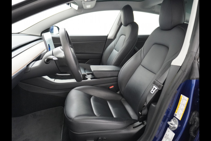 Tesla Model 3 RWD SR+ 60kWh 325PK SOH 88% Lmv  AutoPilot Leder PanoDak Adaptive-Cruise Lmv Camera's Elektr.-Stuur+Stoelen+Spiegels+Geheugen+Ea Navi LED Comfortstoelen ACC DAB Voorverwarmen interieur via App Keyless via Telefoonsleutel One-Pedal-Drive Origineel Nederlandse auto tot 11kw laden thuis! 1.584kg licht! accu garantie 160dkm/29-09-2028 Tesla Model 3 RWD SR+ 60kWh 325PK SOH 88% Lmv  AutoPilot Leder PanoDak Adaptive-Cruise Lmv Camera's Elektr.-Stuur+Stoelen+Spiegels+Geheugen+Ea Navi LED Comfortstoelen ACC DAB Voorverwarmen interieur via App Keyless via Telefoonsleutel One-Pedal-Drive Origineel Nederlandse auto tot 11kw laden thuis! 1.584kg licht! accu garantie 160dkm/29-09-2028