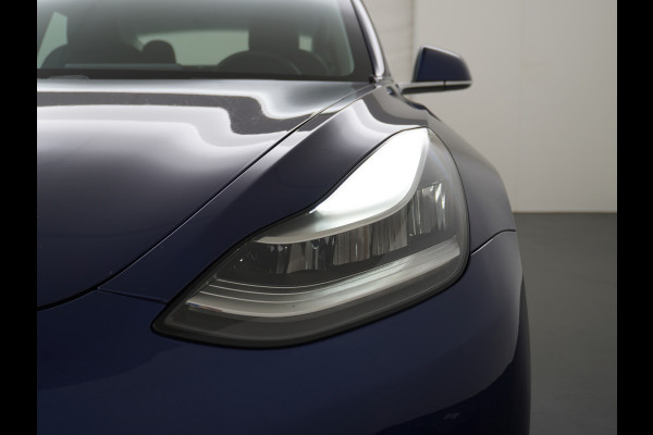 Tesla Model 3 RWD SR+ 60kWh 325PK SOH 88% Lmv  AutoPilot Leder PanoDak Adaptive-Cruise Lmv Camera's Elektr.-Stuur+Stoelen+Spiegels+Geheugen+Ea Navi LED Comfortstoelen ACC DAB Voorverwarmen interieur via App Keyless via Telefoonsleutel One-Pedal-Drive Origineel Nederlandse auto tot 11kw laden thuis! 1.584kg licht! accu garantie 160dkm/29-09-2028 Tesla Model 3 RWD SR+ 60kWh 325PK SOH 88% Lmv  AutoPilot Leder PanoDak Adaptive-Cruise Lmv Camera's Elektr.-Stuur+Stoelen+Spiegels+Geheugen+Ea Navi LED Comfortstoelen ACC DAB Voorverwarmen interieur via App Keyless via Telefoonsleutel One-Pedal-Drive Origineel Nederlandse auto tot 11kw laden thuis! 1.584kg licht! accu garantie 160dkm/29-09-2028