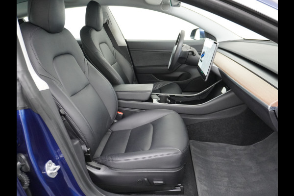 Tesla Model 3 RWD SR+ 60kWh 325PK SOH 88% Lmv  AutoPilot Leder PanoDak Adaptive-Cruise Lmv Camera's Elektr.-Stuur+Stoelen+Spiegels+Geheugen+Ea Navi LED Comfortstoelen ACC DAB Voorverwarmen interieur via App Keyless via Telefoonsleutel One-Pedal-Drive Origineel Nederlandse auto tot 11kw laden thuis! 1.584kg licht! accu garantie 160dkm/29-09-2028 Tesla Model 3 RWD SR+ 60kWh 325PK SOH 88% Lmv  AutoPilot Leder PanoDak Adaptive-Cruise Lmv Camera's Elektr.-Stuur+Stoelen+Spiegels+Geheugen+Ea Navi LED Comfortstoelen ACC DAB Voorverwarmen interieur via App Keyless via Telefoonsleutel One-Pedal-Drive Origineel Nederlandse auto tot 11kw laden thuis! 1.584kg licht! accu garantie 160dkm/29-09-2028