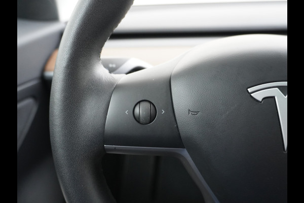 Tesla Model 3 RWD SR+ 60kWh 325PK SOH 88% Lmv  AutoPilot Leder PanoDak Adaptive-Cruise Lmv Camera's Elektr.-Stuur+Stoelen+Spiegels+Geheugen+Ea Navi LED Comfortstoelen ACC DAB Voorverwarmen interieur via App Keyless via Telefoonsleutel One-Pedal-Drive Origineel Nederlandse auto tot 11kw laden thuis! 1.584kg licht! accu garantie 160dkm/29-09-2028 Tesla Model 3 RWD SR+ 60kWh 325PK SOH 88% Lmv  AutoPilot Leder PanoDak Adaptive-Cruise Lmv Camera's Elektr.-Stuur+Stoelen+Spiegels+Geheugen+Ea Navi LED Comfortstoelen ACC DAB Voorverwarmen interieur via App Keyless via Telefoonsleutel One-Pedal-Drive Origineel Nederlandse auto tot 11kw laden thuis! 1.584kg licht! accu garantie 160dkm/29-09-2028
