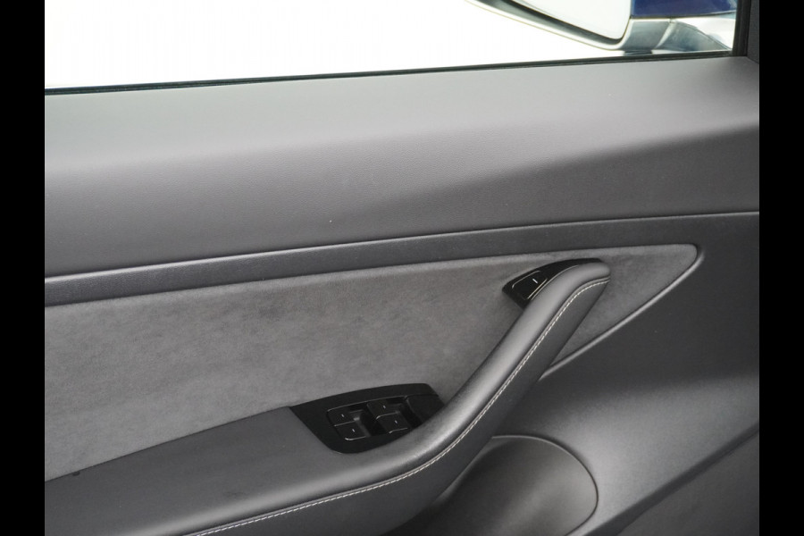 Tesla Model 3 RWD SR+ 60kWh 325PK SOH 88% Lmv  AutoPilot Leder PanoDak Adaptive-Cruise Lmv Camera's Elektr.-Stuur+Stoelen+Spiegels+Geheugen+Ea Navi LED Comfortstoelen ACC DAB Voorverwarmen interieur via App Keyless via Telefoonsleutel One-Pedal-Drive Origineel Nederlandse auto tot 11kw laden thuis! 1.584kg licht! accu garantie 160dkm/29-09-2028 Tesla Model 3 RWD SR+ 60kWh 325PK SOH 88% Lmv  AutoPilot Leder PanoDak Adaptive-Cruise Lmv Camera's Elektr.-Stuur+Stoelen+Spiegels+Geheugen+Ea Navi LED Comfortstoelen ACC DAB Voorverwarmen interieur via App Keyless via Telefoonsleutel One-Pedal-Drive Origineel Nederlandse auto tot 11kw laden thuis! 1.584kg licht! accu garantie 160dkm/29-09-2028