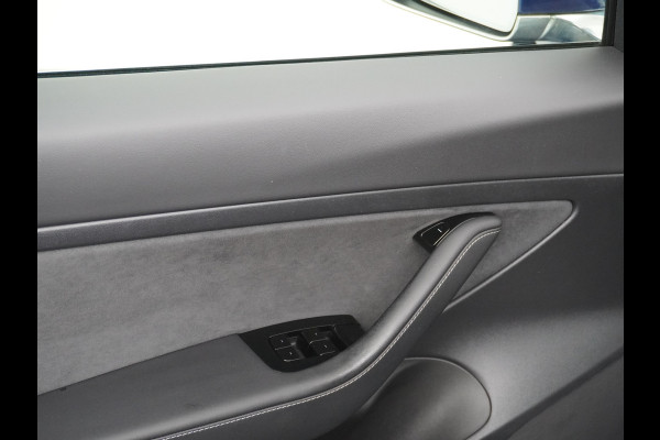 Tesla Model 3 RWD SR+ 60kWh 325PK SOH 88% Lmv  AutoPilot Leder PanoDak Adaptive-Cruise Lmv Camera's Elektr.-Stuur+Stoelen+Spiegels+Geheugen+Ea Navi LED Comfortstoelen ACC DAB Voorverwarmen interieur via App Keyless via Telefoonsleutel One-Pedal-Drive Origineel Nederlandse auto tot 11kw laden thuis! 1.584kg licht! accu garantie 160dkm/29-09-2028 Tesla Model 3 RWD SR+ 60kWh 325PK SOH 88% Lmv  AutoPilot Leder PanoDak Adaptive-Cruise Lmv Camera's Elektr.-Stuur+Stoelen+Spiegels+Geheugen+Ea Navi LED Comfortstoelen ACC DAB Voorverwarmen interieur via App Keyless via Telefoonsleutel One-Pedal-Drive Origineel Nederlandse auto tot 11kw laden thuis! 1.584kg licht! accu garantie 160dkm/29-09-2028