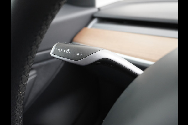 Tesla Model 3 RWD SR+ 60kWh 325PK SOH 88% Lmv  AutoPilot Leder PanoDak Adaptive-Cruise Lmv Camera's Elektr.-Stuur+Stoelen+Spiegels+Geheugen+Ea Navi LED Comfortstoelen ACC DAB Voorverwarmen interieur via App Keyless via Telefoonsleutel One-Pedal-Drive Origineel Nederlandse auto tot 11kw laden thuis! 1.584kg licht! accu garantie 160dkm/29-09-2028 Tesla Model 3 RWD SR+ 60kWh 325PK SOH 88% Lmv  AutoPilot Leder PanoDak Adaptive-Cruise Lmv Camera's Elektr.-Stuur+Stoelen+Spiegels+Geheugen+Ea Navi LED Comfortstoelen ACC DAB Voorverwarmen interieur via App Keyless via Telefoonsleutel One-Pedal-Drive Origineel Nederlandse auto tot 11kw laden thuis! 1.584kg licht! accu garantie 160dkm/29-09-2028