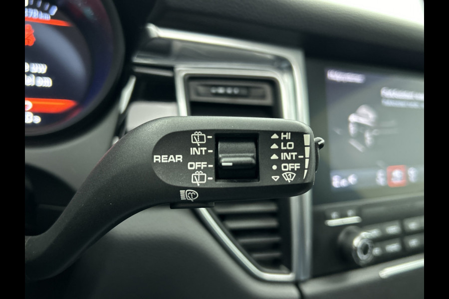 Porsche Macan 2.0 (NL-auto, Panorama, Luchtvering, 18-delige stoelen, Camera, Bose, StoelV, Lane Assist, Etc) Porsche Macan 2.0 (NL-auto, Panorama, Luchtvering, 18-delige stoelen, Camera, Bose, StoelV, Lane Assist, Etc)