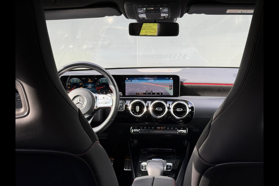 Mercedes-Benz A-Klasse 200 163PK AMG Line Navi|Stoelver|Camera|Lane Assist