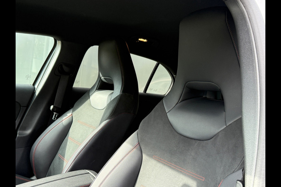 Mercedes-Benz A-Klasse 200 163PK AMG Line Navi|Stoelver|Camera|Lane Assist