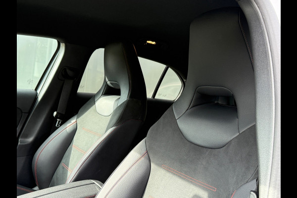 Mercedes-Benz A-Klasse 200 163PK AMG Line Navi|Stoelver|Camera|Lane Assist