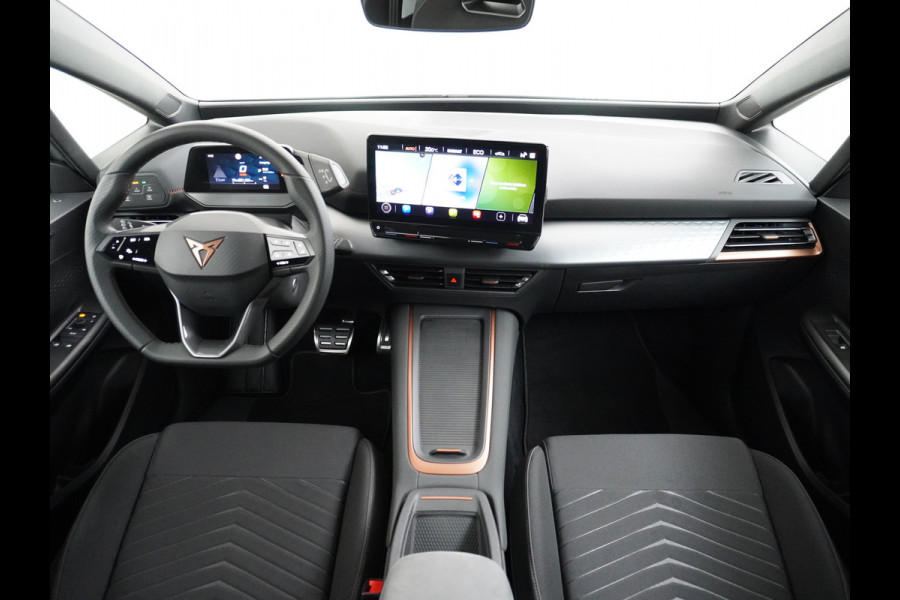 CUPRA Born 204pk 62kWh SOH 94%  Apple Carplay Android Auto Adap.Cruise Navi Ecc Camera ParkAssist Pdc-a+v Business Stuurverwarming Lmv 18" Keyless Privacy Glas Led DAB Origineel Nederlandse Auto € 43.000 nieuw! 3 fase laden 11kwh thuis!