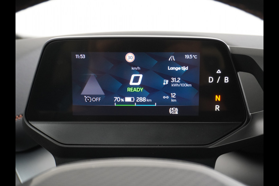 CUPRA Born 204pk 62kWh SOH 94%  Apple Carplay Android Auto Adap.Cruise Navi Ecc Camera ParkAssist Pdc-a+v Business Stuurverwarming Lmv 18" Keyless Privacy Glas Led DAB Origineel Nederlandse Auto € 43.000 nieuw! 3 fase laden 11kwh thuis!