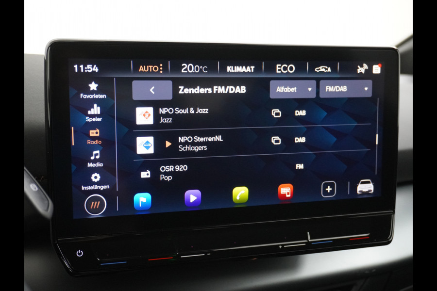 CUPRA Born 204pk 62kWh SOH 94%  Apple Carplay Android Auto Adap.Cruise Navi Ecc Camera ParkAssist Pdc-a+v Business Stuurverwarming Lmv 18" Keyless Privacy Glas Led DAB Origineel Nederlandse Auto € 43.000 nieuw! 3 fase laden 11kwh thuis!