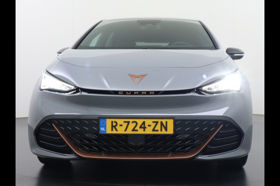 CUPRA Born 204pk 62kWh SOH 94%  Apple Carplay Android Auto Adap.Cruise Navi Ecc Camera ParkAssist Pdc-a+v Business Stuurverwarming Lmv 18" Keyless Privacy Glas Led DAB Origineel Nederlandse Auto € 43.000 nieuw! 3 fase laden 11kwh thuis!