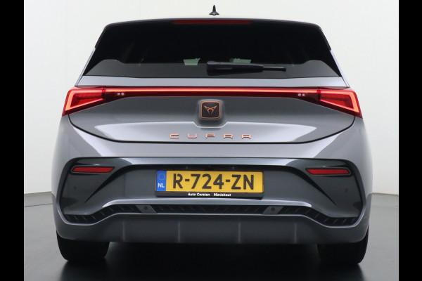 CUPRA Born 204pk 62kWh SOH 94%  Apple Carplay Android Auto Adap.Cruise Navi Ecc Camera ParkAssist Pdc-a+v Business Stuurverwarming Lmv 18" Keyless Privacy Glas Led DAB Origineel Nederlandse Auto € 43.000 nieuw! 3 fase laden 11kwh thuis!