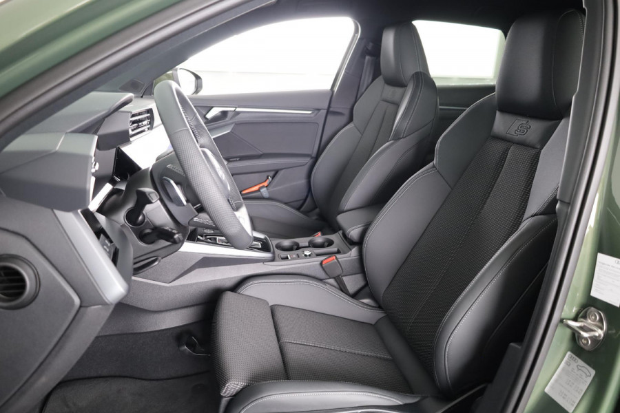 Audi A3 Sportback 40 TFSI e S edition 204pk | Verlengde garantie | Parkeercamera | Adaptieve cruise controle | Optiek pakket zwart Plus | Extra geting glas Audi A3 Sportback 40 TFSI e S edition 204pk | Verlengde garantie | Parkeercamera | Adaptieve cruise controle | Optiek pakket zwart Plus | Extra geting glas