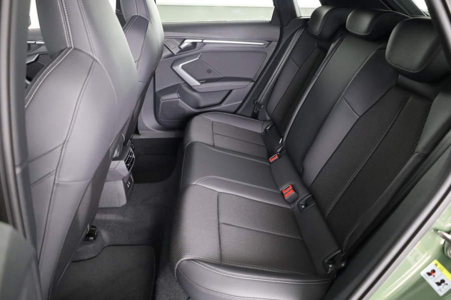 Audi A3 Sportback 40 TFSI e S edition 204pk | Verlengde garantie | Parkeercamera | Adaptieve cruise controle | Optiek pakket zwart Plus | Extra geting glas Audi A3 Sportback 40 TFSI e S edition 204pk | Verlengde garantie | Parkeercamera | Adaptieve cruise controle | Optiek pakket zwart Plus | Extra geting glas