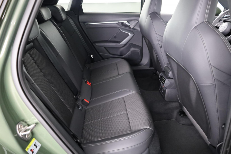 Audi A3 Sportback 40 TFSI e S edition 204pk | Verlengde garantie | Parkeercamera | Adaptieve cruise controle | Optiek pakket zwart Plus | Extra geting glas Audi A3 Sportback 40 TFSI e S edition 204pk | Verlengde garantie | Parkeercamera | Adaptieve cruise controle | Optiek pakket zwart Plus | Extra geting glas