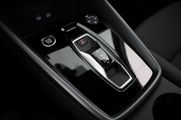 Audi A3 Sportback 40 TFSI e S edition 204pk | Verlengde garantie | Parkeercamera | Adaptieve cruise controle | Optiek pakket zwart Plus | Extra geting glas Audi A3 Sportback 40 TFSI e S edition 204pk | Verlengde garantie | Parkeercamera | Adaptieve cruise controle | Optiek pakket zwart Plus | Extra geting glas