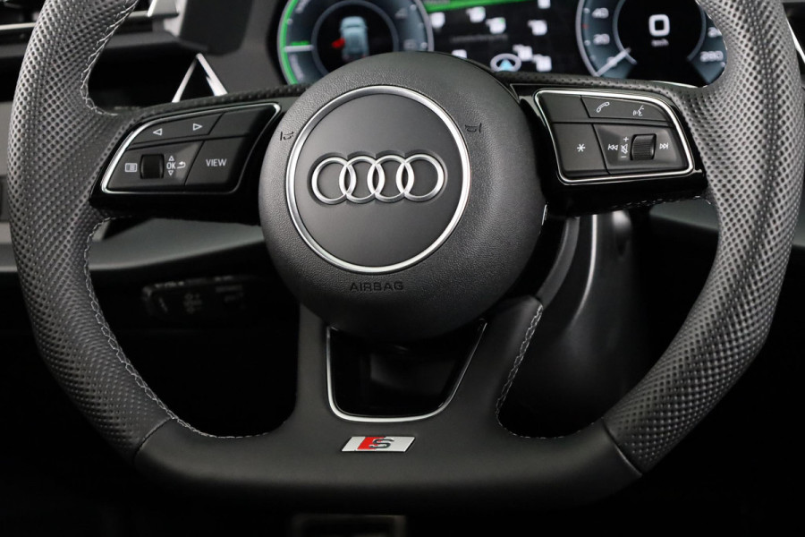 Audi A3 Sportback 40 TFSI e S edition 204pk | Verlengde garantie | Parkeercamera | Adaptieve cruise controle | Optiek pakket zwart Plus | Extra geting glas Audi A3 Sportback 40 TFSI e S edition 204pk | Verlengde garantie | Parkeercamera | Adaptieve cruise controle | Optiek pakket zwart Plus | Extra geting glas