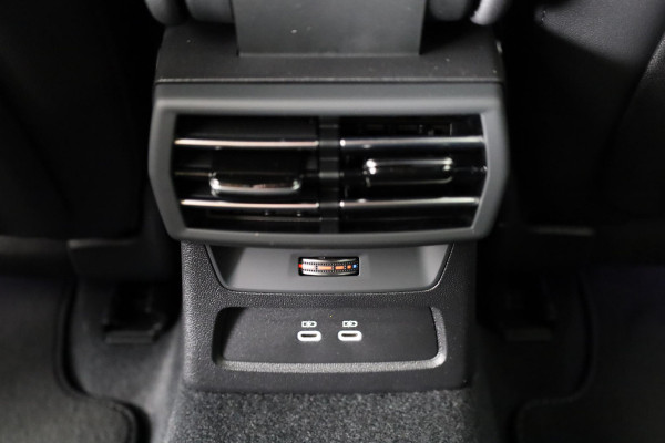Audi A3 Sportback 40 TFSI e S edition 204pk | Verlengde garantie | Parkeercamera | Adaptieve cruise controle | Optiek pakket zwart Plus | Extra geting glas Audi A3 Sportback 40 TFSI e S edition 204pk | Verlengde garantie | Parkeercamera | Adaptieve cruise controle | Optiek pakket zwart Plus | Extra geting glas