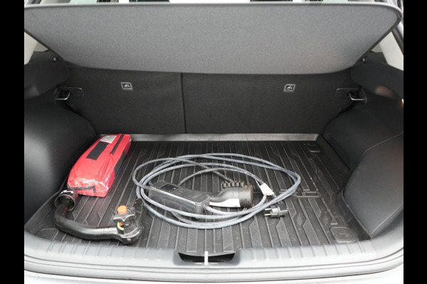 Kia Niro 1.6 GDi DynamicLine Plug In Hybrid 182pk Dealer O.H PHEV | Trekhaak Afneembaar | Adaptive Cruise | Stoelen & Stuur Verwarmd | Apple Carplay | Virtual | Navigatie | Keyless | DAB |