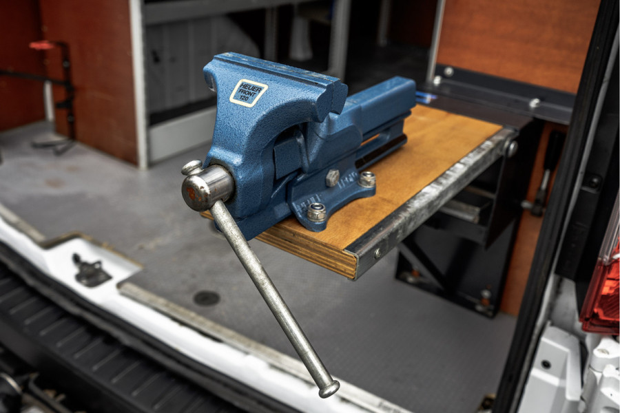 Ford Transit Custom 2.0-TDCI | L2H1 | LED | Inrichting | Omvormer | Cruise | Airco | PDC | Euro 6