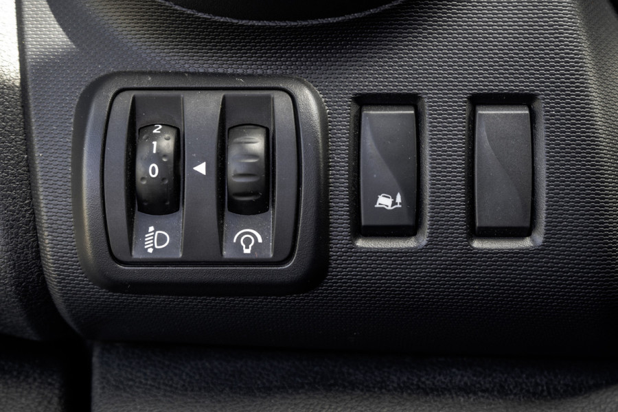 Renault Trafic **dCi 95 T29 L2H1 | 9-Persoons | Navi | LED | Cruise | Airco | Euro 6** Renault Trafic **dCi 95 T29 L2H1 | 9-Persoons | Navi | LED | Cruise | Airco | Euro 6**