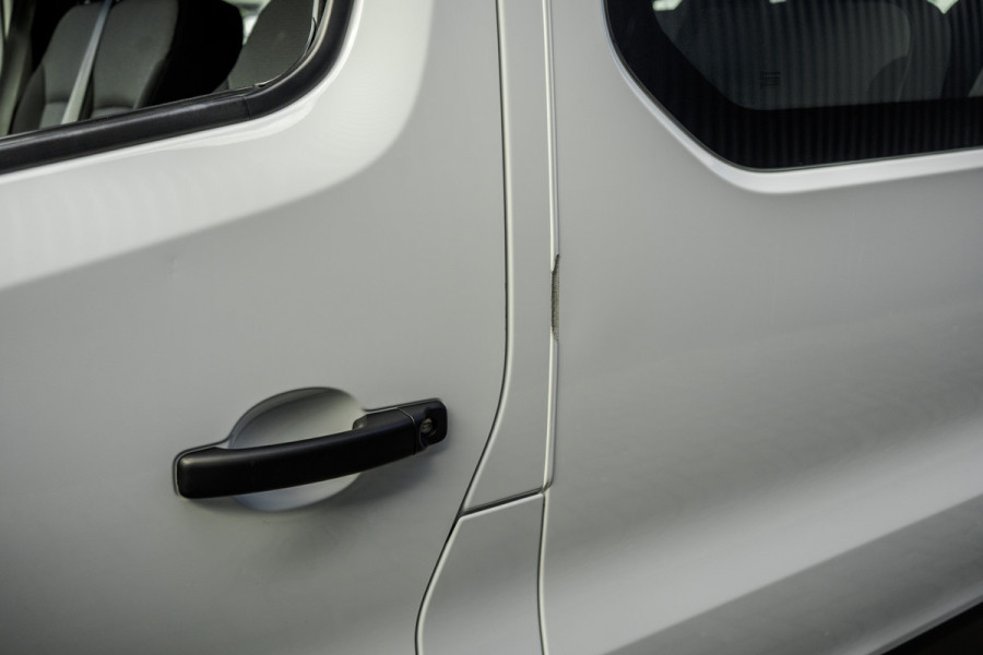 Renault Trafic **dCi 95 T29 L2H1 | 9-Persoons | Navi | LED | Cruise | Airco | Euro 6** Renault Trafic **dCi 95 T29 L2H1 | 9-Persoons | Navi | LED | Cruise | Airco | Euro 6**