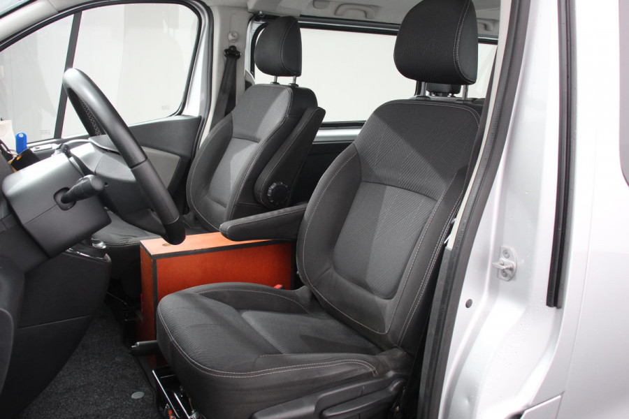 Renault Trafic Passenger 1.6 dCi Grand Authentique Energy incl. BPM/ BTW  L2H1 8 persoons !  Navigatie Airco voor en achter Parkeer sensoren Cruise Control Bumpers in kleur Renault Trafic Passenger 1.6 dCi Grand Authentique Energy incl. BPM/ BTW  L2H1 8 persoons !  Navigatie Airco voor en achter Parkeer sensoren Cruise Control Bumpers in kleur
