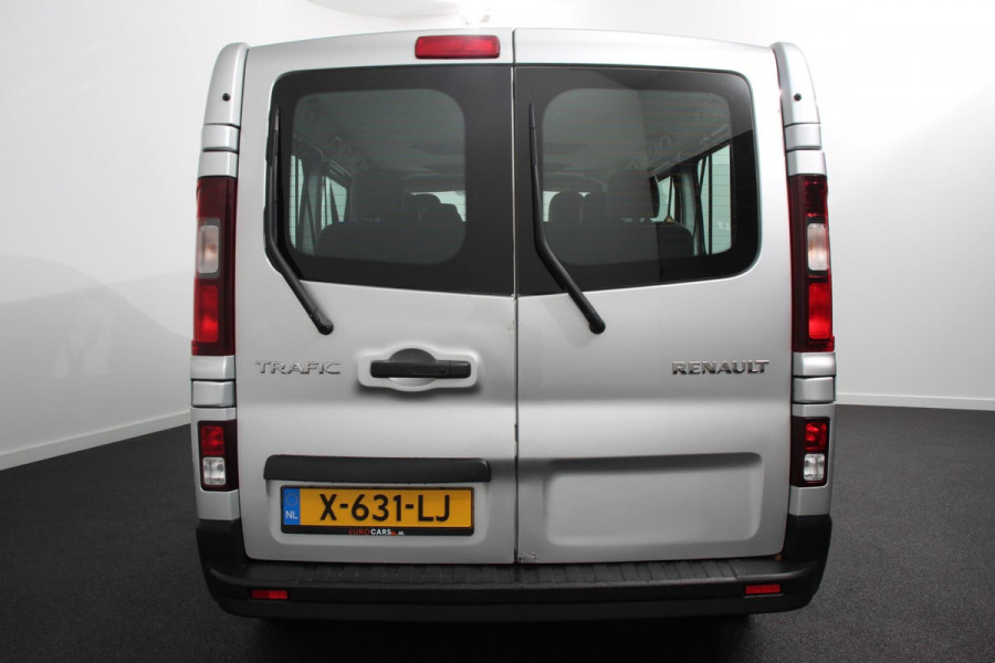 Renault Trafic Passenger 1.6 dCi Grand Authentique Energy incl. BPM/ BTW  L2H1 8 persoons !  Navigatie Airco voor en achter Parkeer sensoren Cruise Control Bumpers in kleur Renault Trafic Passenger 1.6 dCi Grand Authentique Energy incl. BPM/ BTW  L2H1 8 persoons !  Navigatie Airco voor en achter Parkeer sensoren Cruise Control Bumpers in kleur