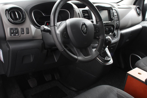 Renault Trafic Passenger 1.6 dCi Grand Authentique Energy incl. BPM/ BTW  L2H1 8 persoons !  Navigatie Airco voor en achter Parkeer sensoren Cruise Control Bumpers in kleur Renault Trafic Passenger 1.6 dCi Grand Authentique Energy incl. BPM/ BTW  L2H1 8 persoons !  Navigatie Airco voor en achter Parkeer sensoren Cruise Control Bumpers in kleur
