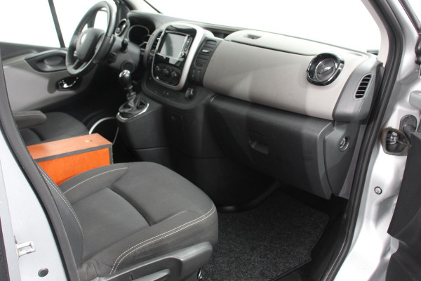 Renault Trafic Passenger 1.6 dCi Grand Authentique Energy incl. BPM/ BTW  L2H1 8 persoons !  Navigatie Airco voor en achter Parkeer sensoren Cruise Control Bumpers in kleur Renault Trafic Passenger 1.6 dCi Grand Authentique Energy incl. BPM/ BTW  L2H1 8 persoons !  Navigatie Airco voor en achter Parkeer sensoren Cruise Control Bumpers in kleur