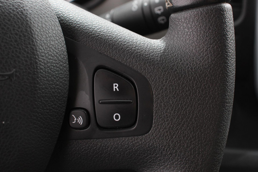 Renault Trafic Passenger 1.6 dCi Grand Authentique Energy incl. BPM/ BTW  L2H1 8 persoons !  Navigatie Airco voor en achter Parkeer sensoren Cruise Control Bumpers in kleur Renault Trafic Passenger 1.6 dCi Grand Authentique Energy incl. BPM/ BTW  L2H1 8 persoons !  Navigatie Airco voor en achter Parkeer sensoren Cruise Control Bumpers in kleur
