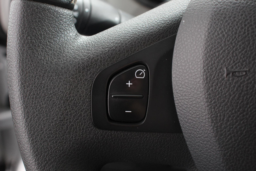 Renault Trafic Passenger 1.6 dCi Grand Authentique Energy incl. BPM/ BTW  L2H1 8 persoons !  Navigatie Airco voor en achter Parkeer sensoren Cruise Control Bumpers in kleur Renault Trafic Passenger 1.6 dCi Grand Authentique Energy incl. BPM/ BTW  L2H1 8 persoons !  Navigatie Airco voor en achter Parkeer sensoren Cruise Control Bumpers in kleur