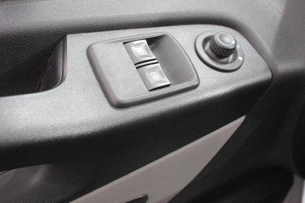 Renault Trafic Passenger 1.6 dCi Grand Authentique Energy incl. BPM/ BTW  L2H1 8 persoons !  Navigatie Airco voor en achter Parkeer sensoren Cruise Control Bumpers in kleur Renault Trafic Passenger 1.6 dCi Grand Authentique Energy incl. BPM/ BTW  L2H1 8 persoons !  Navigatie Airco voor en achter Parkeer sensoren Cruise Control Bumpers in kleur