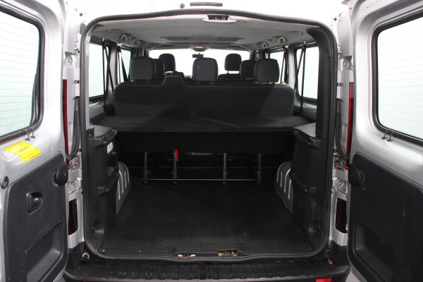 Renault Trafic Passenger 1.6 dCi Grand Authentique Energy incl. BPM/ BTW  L2H1 8 persoons !  Navigatie Airco voor en achter Parkeer sensoren Cruise Control Bumpers in kleur Renault Trafic Passenger 1.6 dCi Grand Authentique Energy incl. BPM/ BTW  L2H1 8 persoons !  Navigatie Airco voor en achter Parkeer sensoren Cruise Control Bumpers in kleur